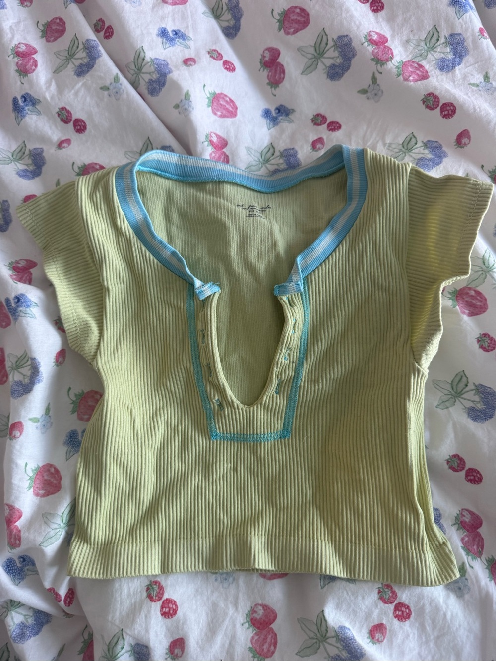 urban outfitters go for gold top